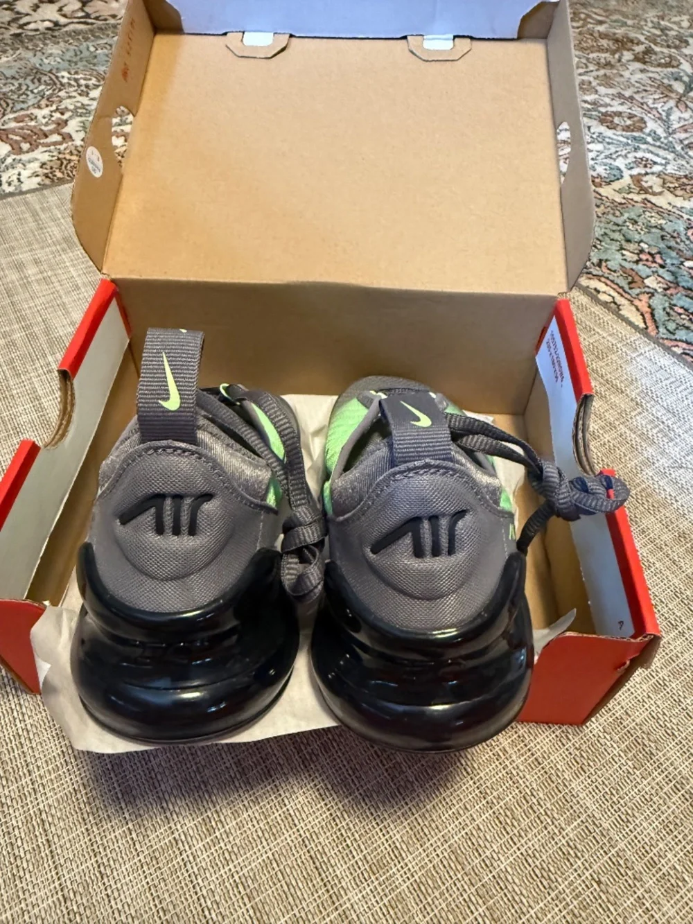 Nike Air Max 270 (Little Kids) NWT